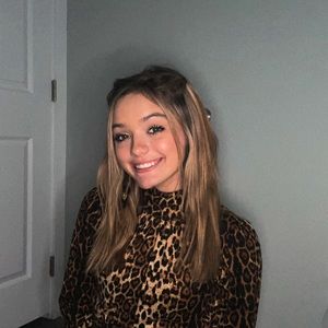 Meet your Posher, Carlie